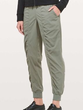 🍋 Lululemon Dance Studio Jogger *29”